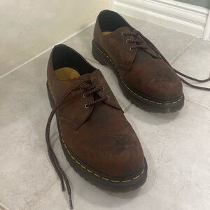 Dr. Martens (Doc Martens) men’s 1461 Oxford Casual Shoe - Chestnut Brown